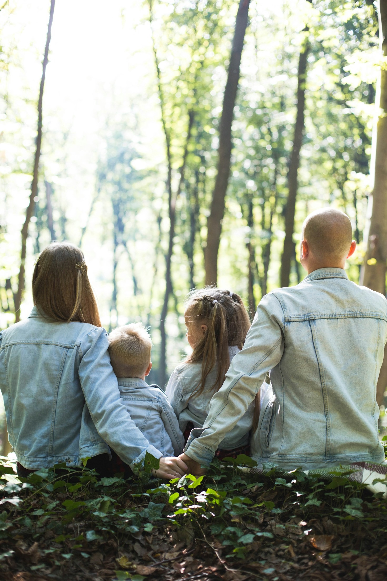 10 Ways to Embrace Joyful Family Moments